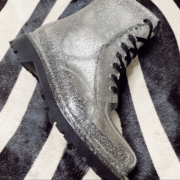 Lace-up Rain Boots - Picture 3 of 7